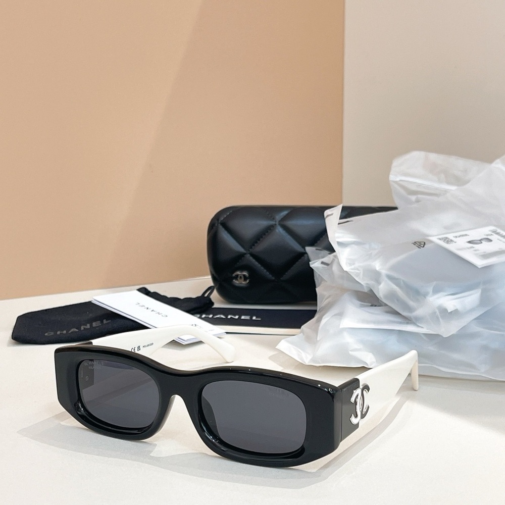 🌼 Chanel 5525B Sunglasses– Oversized 52□19 - 140